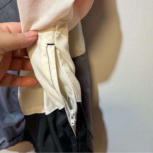 Nike Vintage Pink and Gray Mesh Jacket - Picture 5 of 9